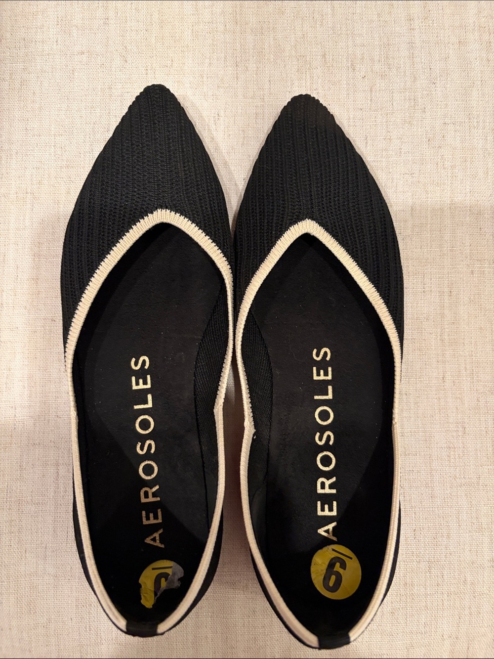 AEROSOLES Black Knit Pointed Flats with Cream Trim Size 9